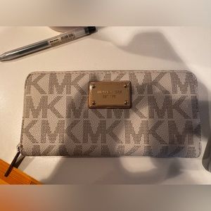 Wallet great condition hardly used